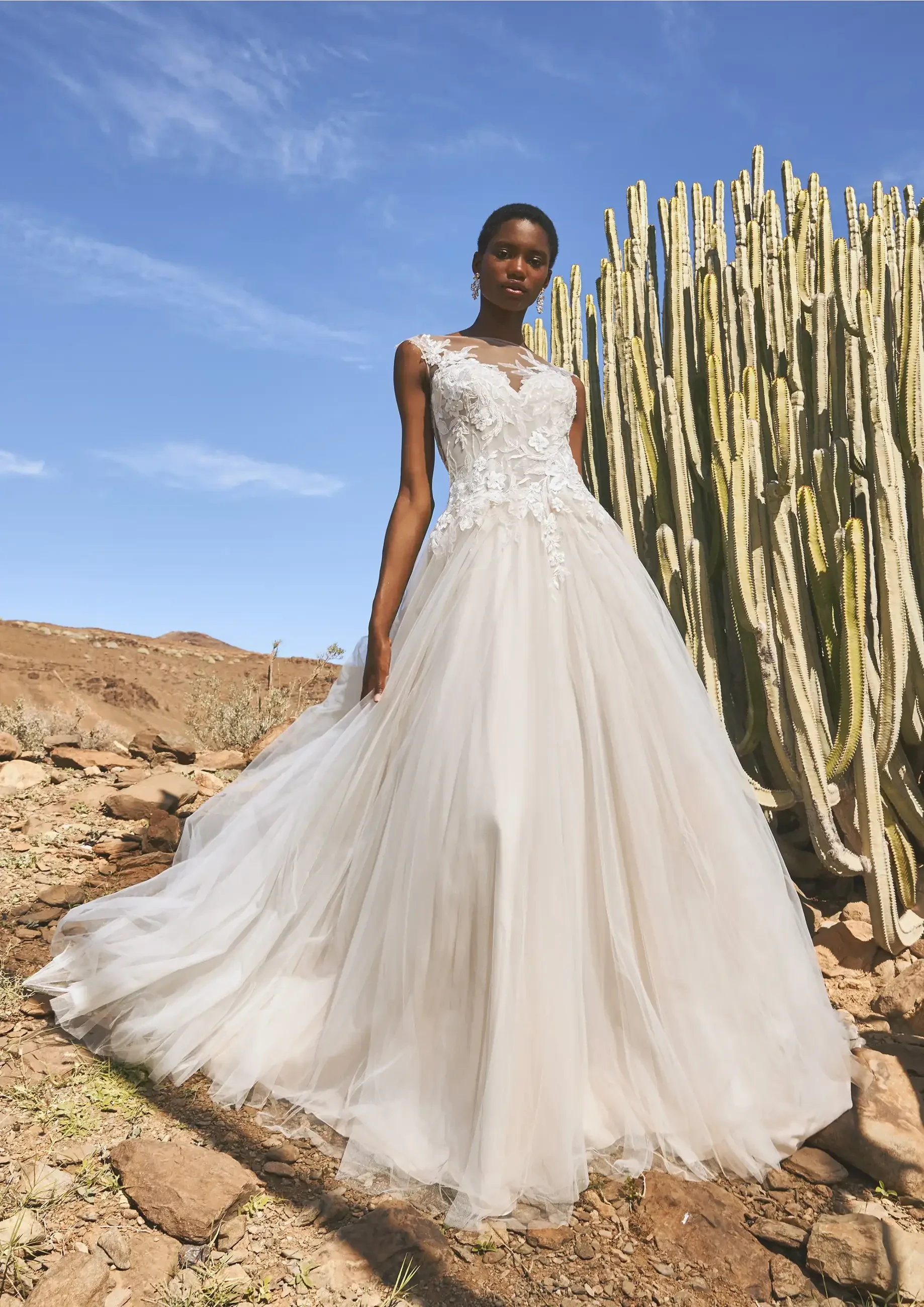 Off-the-Rack Wedding Dresses: The Smart Bride’s Guide to Finding ‘The One’ Fast Image