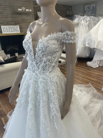 Pronovias Jeita #1 thumbnail