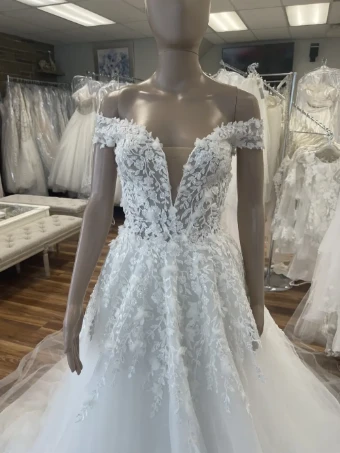 Pronovias Jeita #3 thumbnail