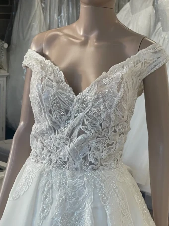 Pronovias Shilin #3 thumbnail