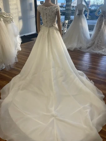 Pronovias Shilin #2 thumbnail