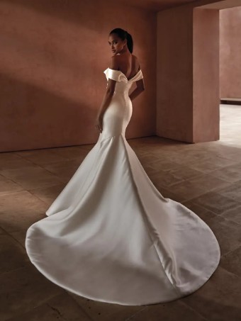 Pronovias AVONIA #4 thumbnail