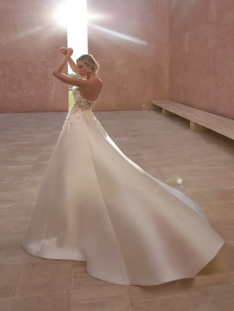Pronovias FLORIDIA #5 thumbnail