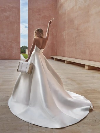 Pronovias OZEN #5 thumbnail