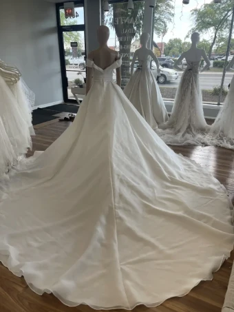 Pronovias Marta #2 thumbnail