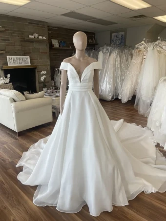 Pronovias Marta #4 thumbnail