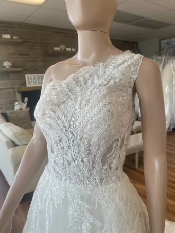 Pronovias Varda #2 thumbnail