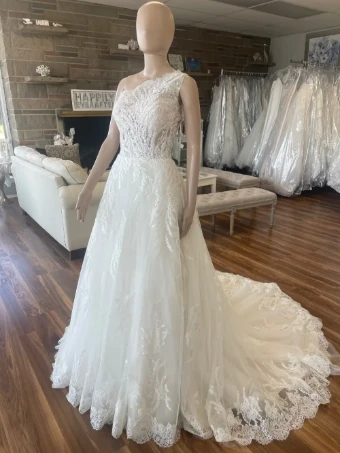 Pronovias Varda #10 thumbnail