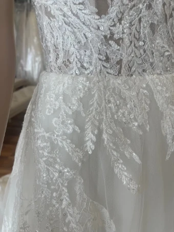 Pronovias Varda #4 thumbnail
