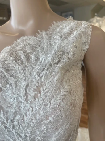 Pronovias Varda #3 thumbnail