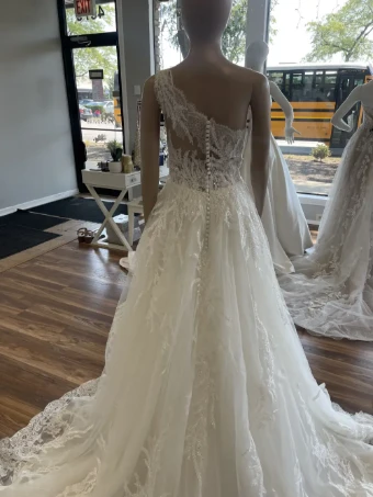Pronovias Varda #1 thumbnail